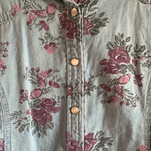 Rue 21 Denim Floral Long Sleeve Button Up - Picture 2 of 2